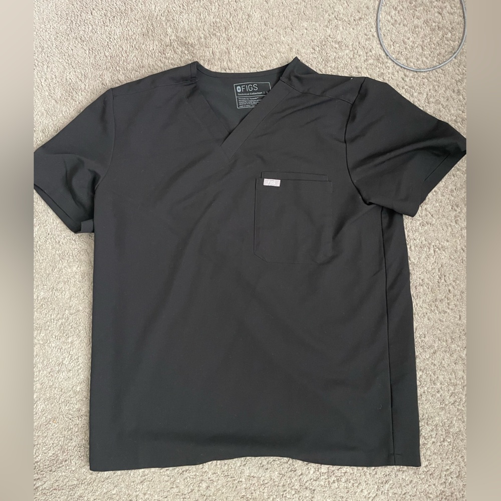 Men’s black scrubs